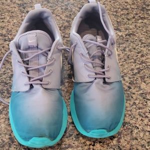 Nike women's tennis shoes